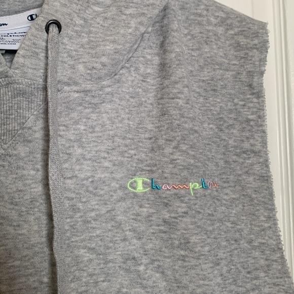 Champion Sleeveless Athletic Hoodie - Women’s XL - Picture 2 of 5